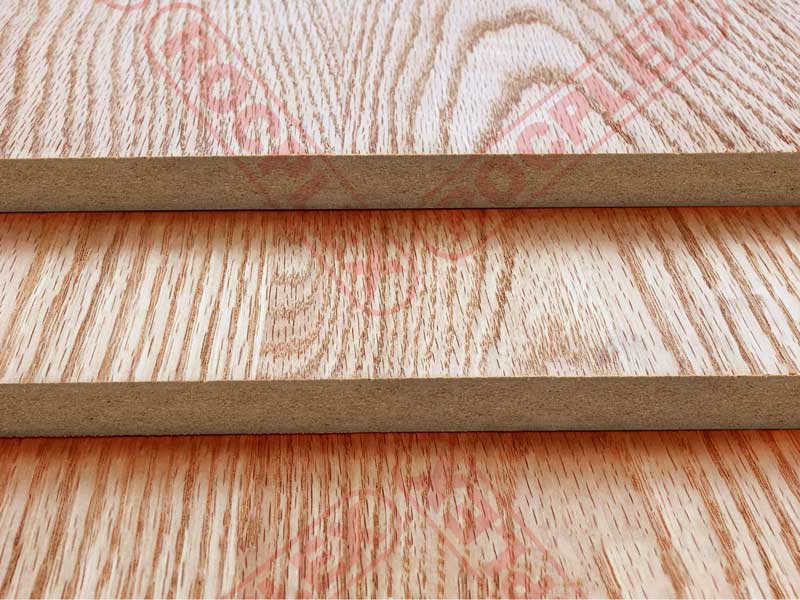 https://www.plywood.cn/red-oak-fancy-mdf-board-2440122018mm-common-34%e2%80%b3x-8-x-4-decorative-red-oak-mdf-board-product/