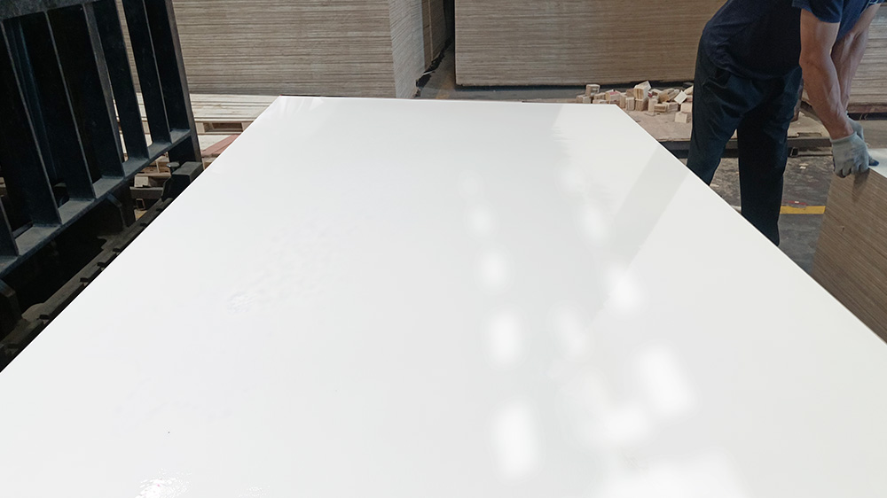 ROCPLEX decorative HPL plywood, high pressure laminate plywood sheets, moisture resistant HPL panels, scratch resistant decorative plywood, fire retardant HPL faced plywood, decorative laminate plywood, furniture grade HPL plywood panels, commercial decorative HPL plywood, wholesale HPL plywood supplier, low-VOC HPL plywood boards, stylish plywood for interiors, decorative veneer HPL panels